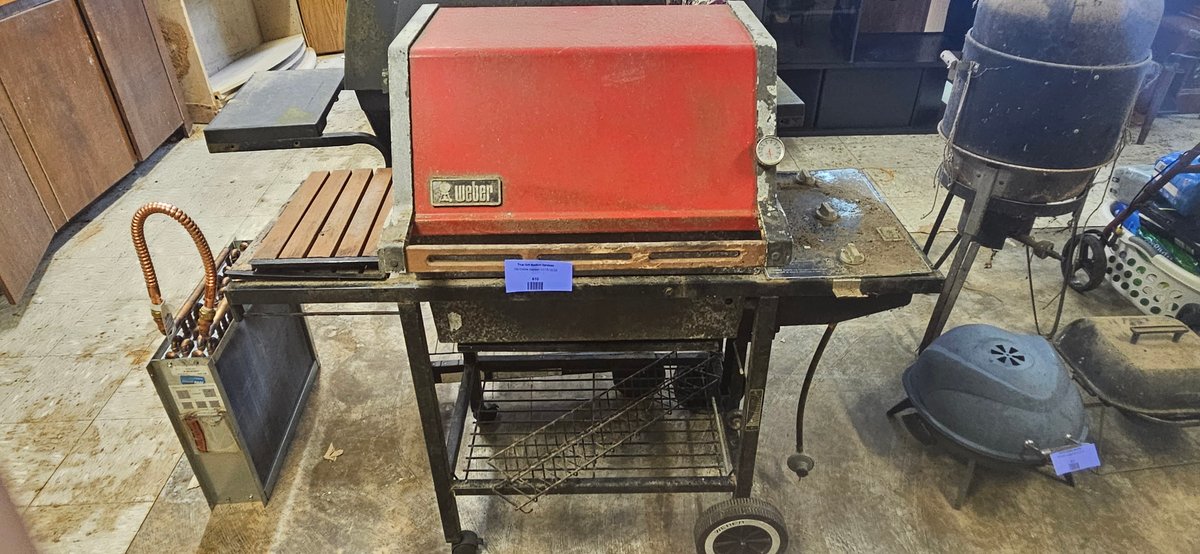 Weber Gas Grill with Red Porcelain Enamel Lid