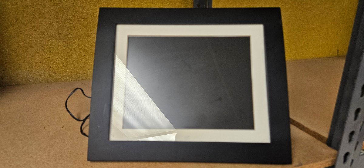 Ignition L.P. 1600062 10 in Digital Photo Frame