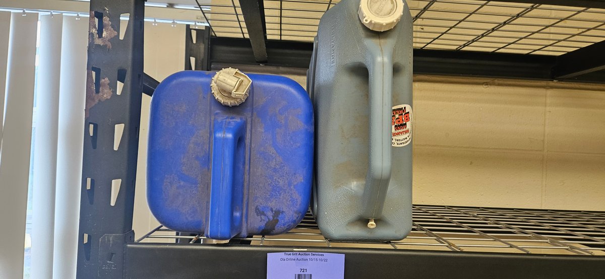 Molded Plastic Portable Water Containers with Handles