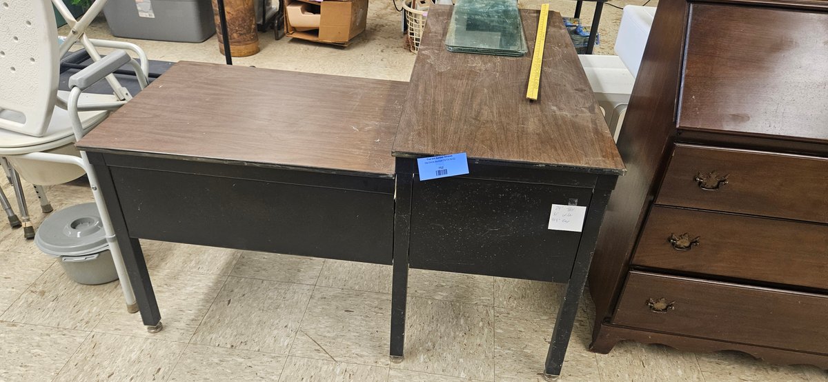L-Shaped Metal Office Desk with Woodgrain Laminate Top
