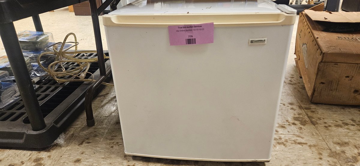 Kenmore Single-Door Compact Refrigerator- Works