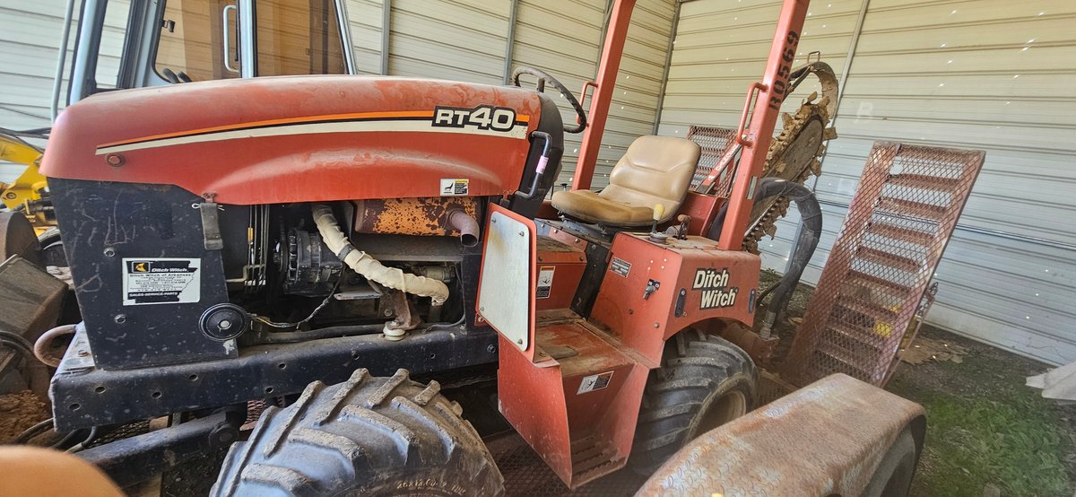 Ditch Witch RT40 Ride-On Trencher