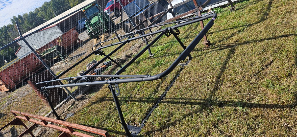 Black Tubular Metal Truck Bed Ladder Rack