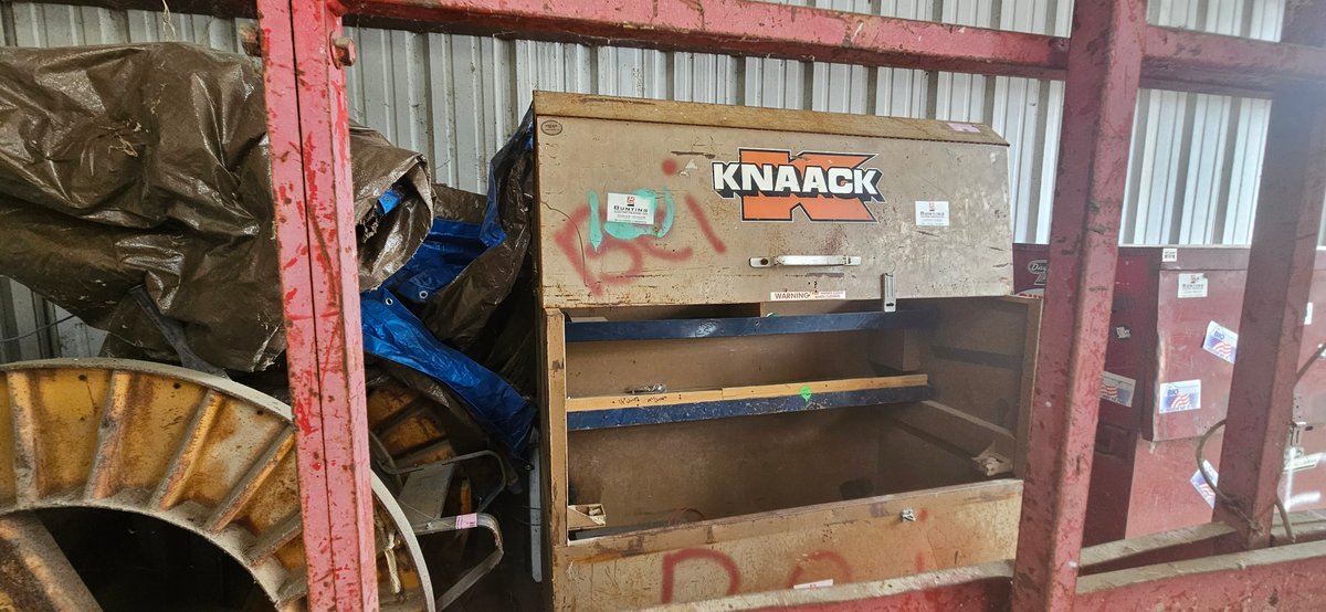 Knaack Steel Jobsite Storage Chest on Casters