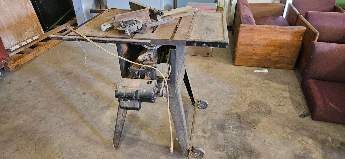 Sears Craftsman 113.298032 10-Inch Table Saw on Stand