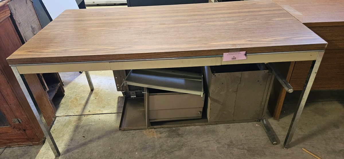 Metal Frame Office Desk with Woodgrain Laminate Top