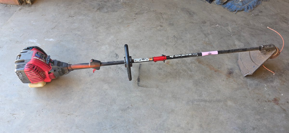 Troy-Bilt TB575SS 4-Cycle Straight Shaft String Trimmer