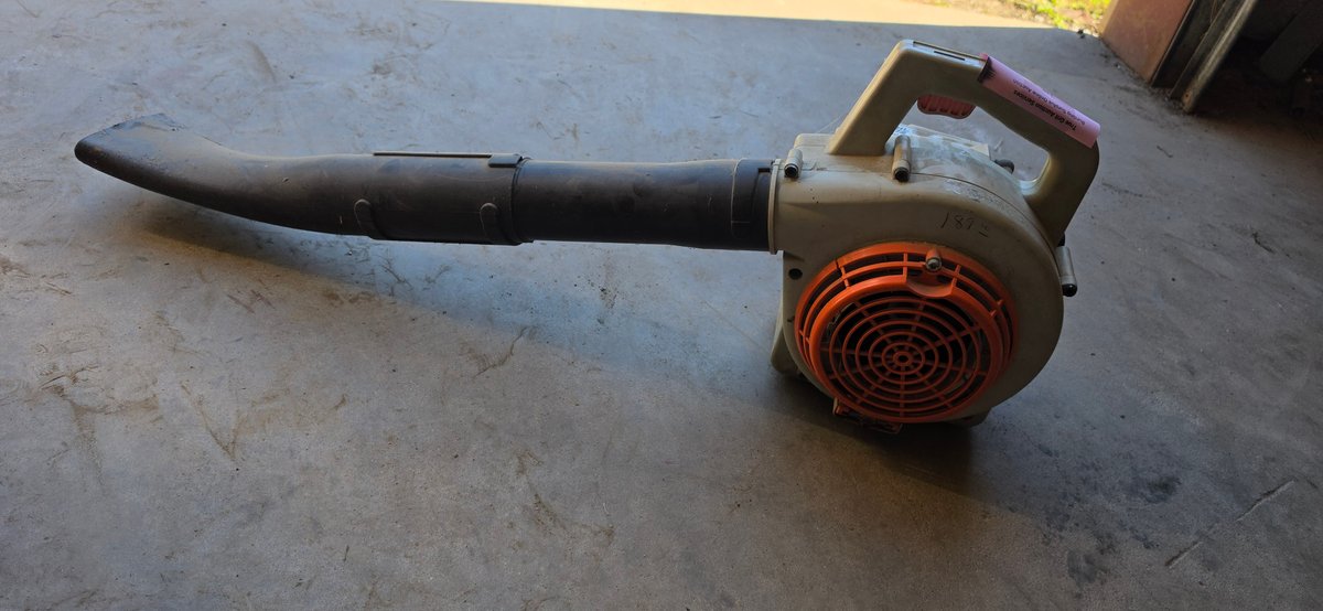 STIHL BG72 Gas-Powered Handheld Leaf Blower