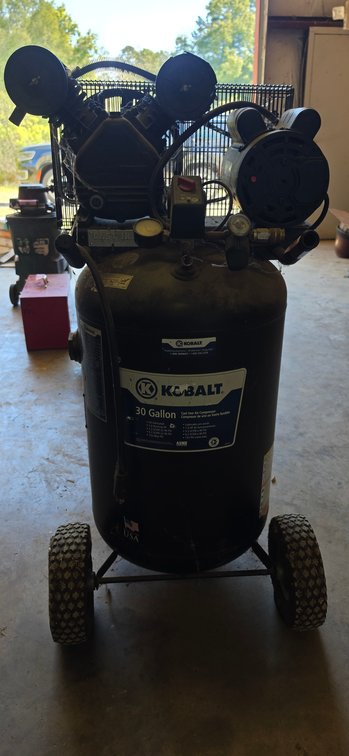 Kobalt 221495 30 Gallon Vertical Air Compressor