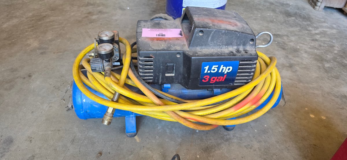 Impact Series LA-3934 1.5 HP 3-Gallon Portable Air Compressor