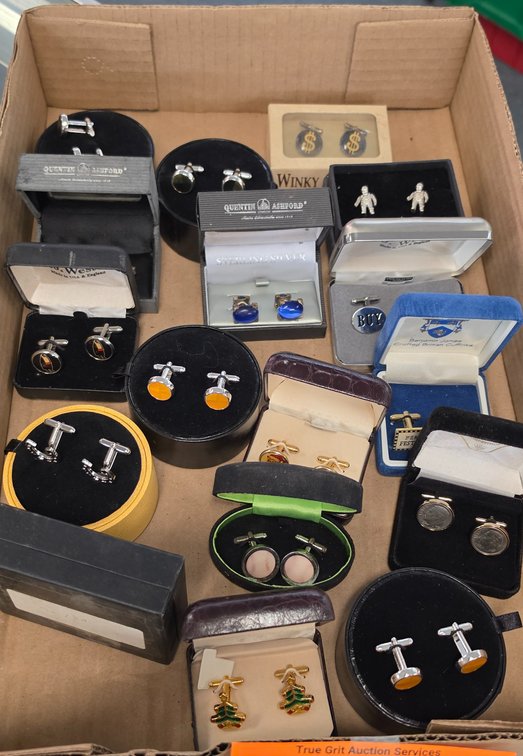 Novelty and Dress Cufflinks in Presentation Cases