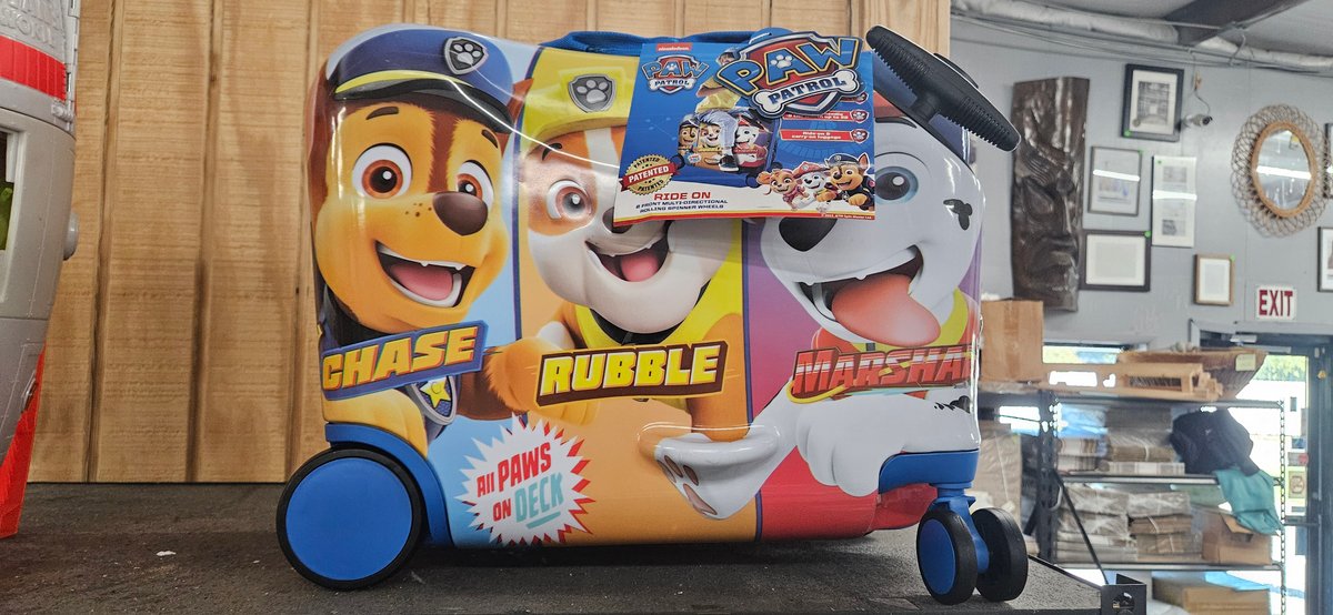 Nickelodeon PAW Patrol Hardshell Ride-On Suitcase
