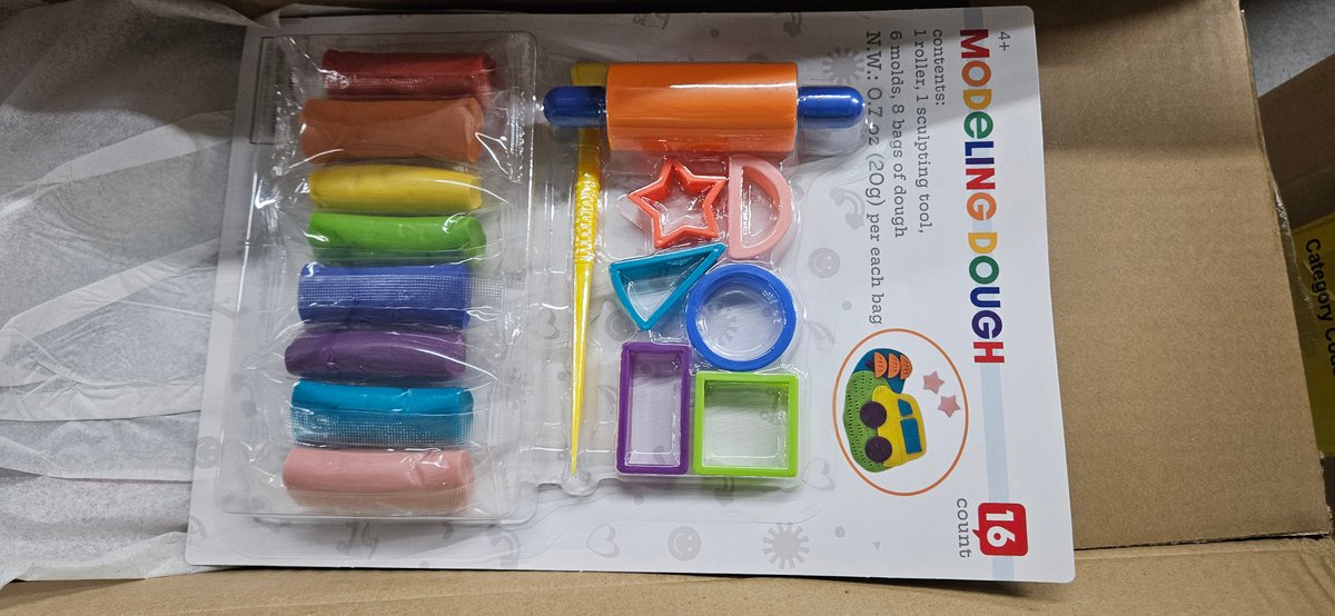 Bullseye's Playground 16-Piece Modeling Dough Set