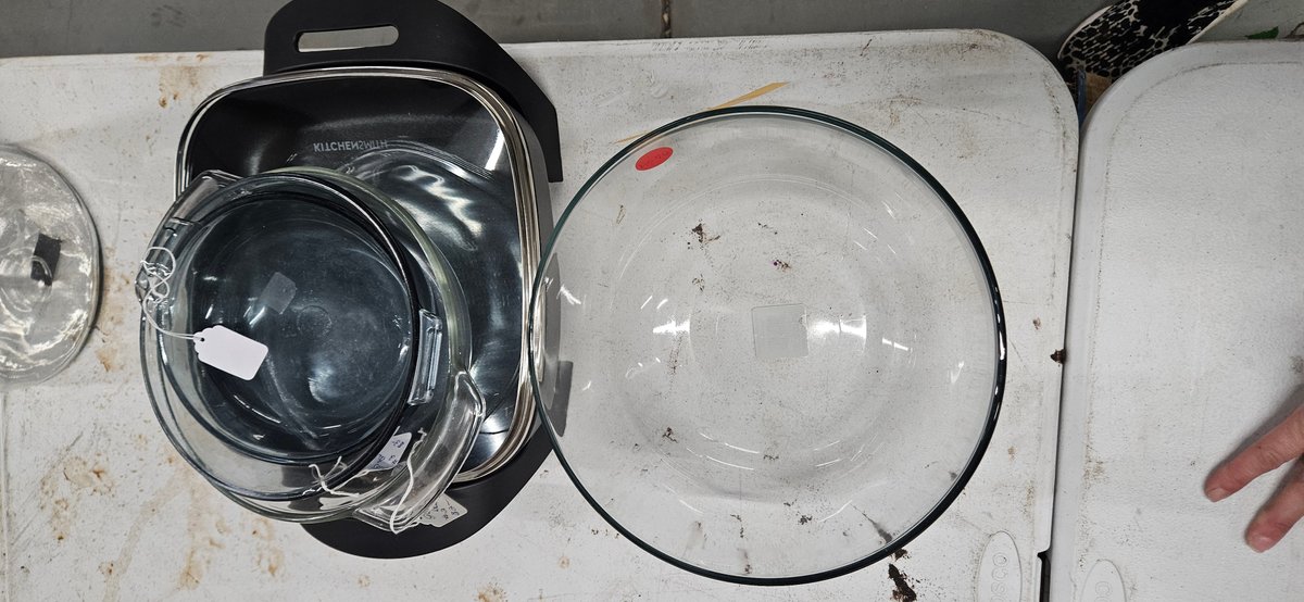 Electric Skillet, Glass Casserole Dishes, and Bowl