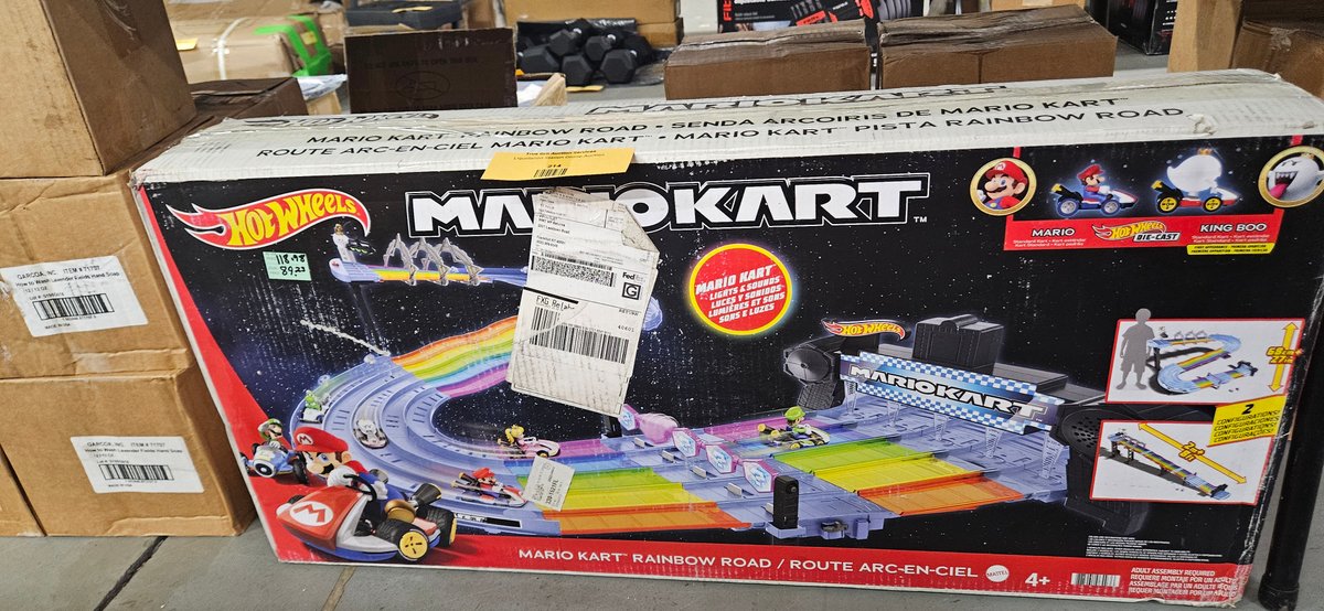 Hot Wheels Mario Kart Rainbow Road Track Set
