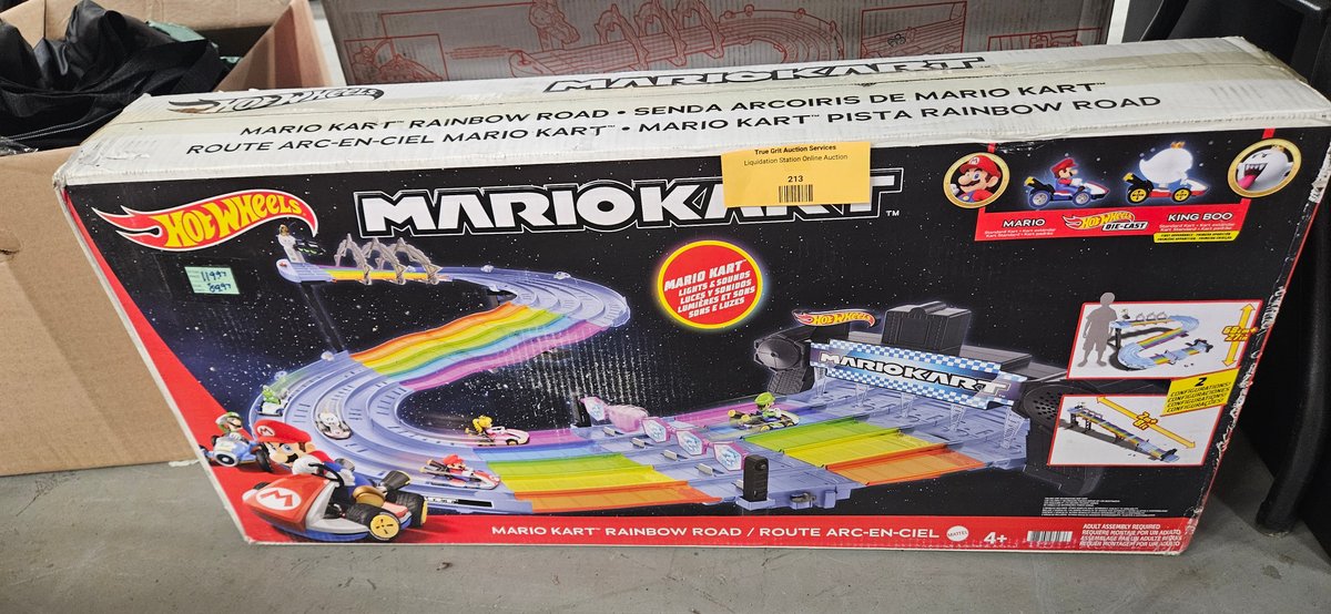 Hot Wheels Mario Kart Rainbow Road Track Set