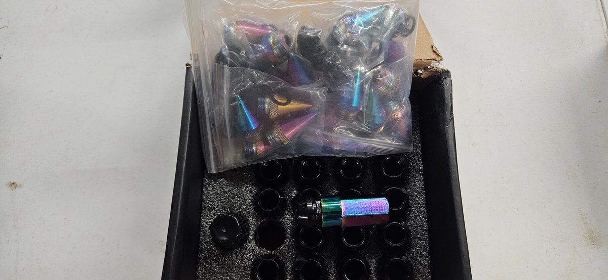 Iridescent Neo-Chrome Finish Spike Lug Nut Set