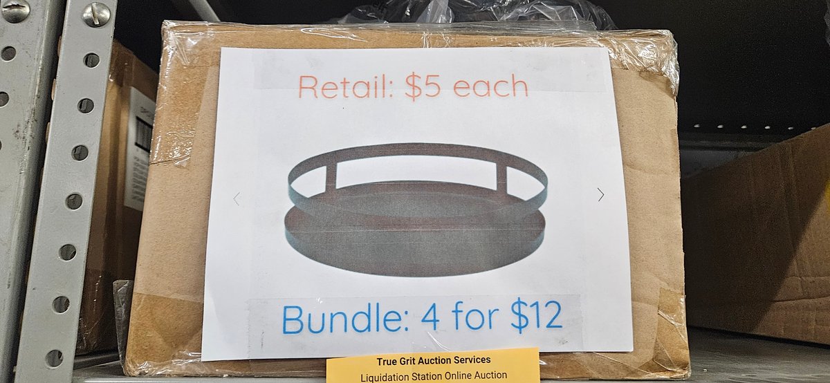 4 Round Tray with Raised Circular Handle Rim