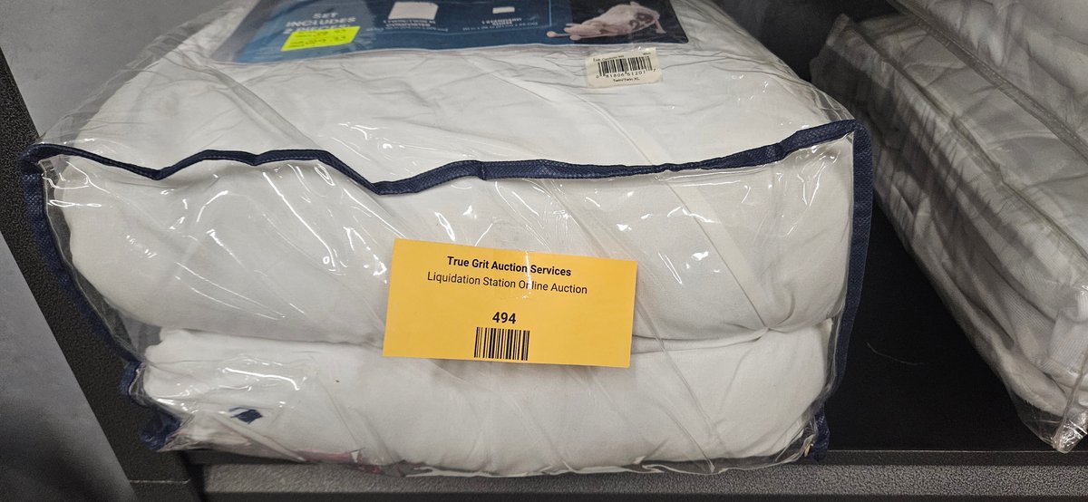 Serta SimplyClean 2-Piece Twin/Twin XL Comforter Set