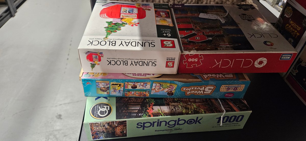 Boxed Jigsaw Puzzles, Wood Puzzles, and Building Block Set