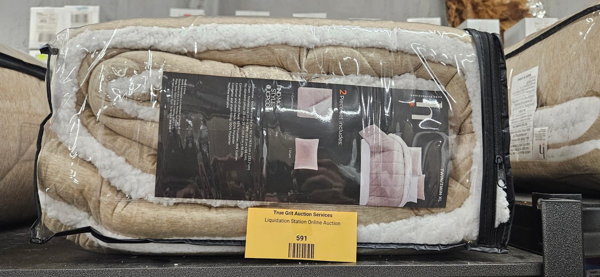 Home Expressions Twin/Twin XL Reversible Comforter Set