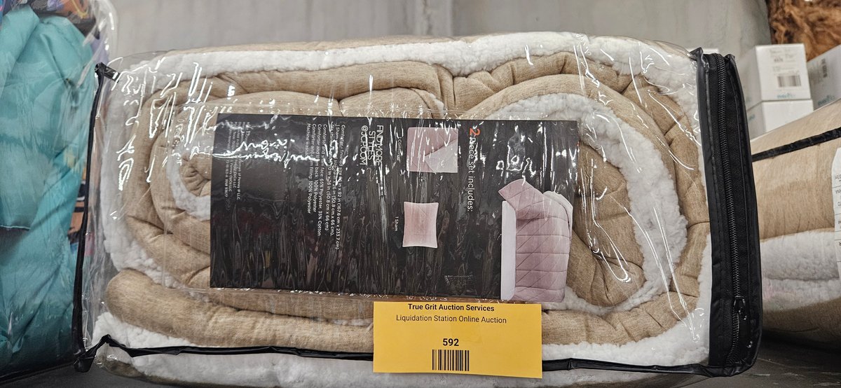 Home Expressions Twin/Twin XL Reversible Comforter Set