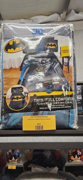 DC Batman Reversible Twin/Full Comforter