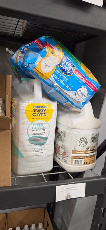 Clumping and Non-Clumping Clay Cat Litter