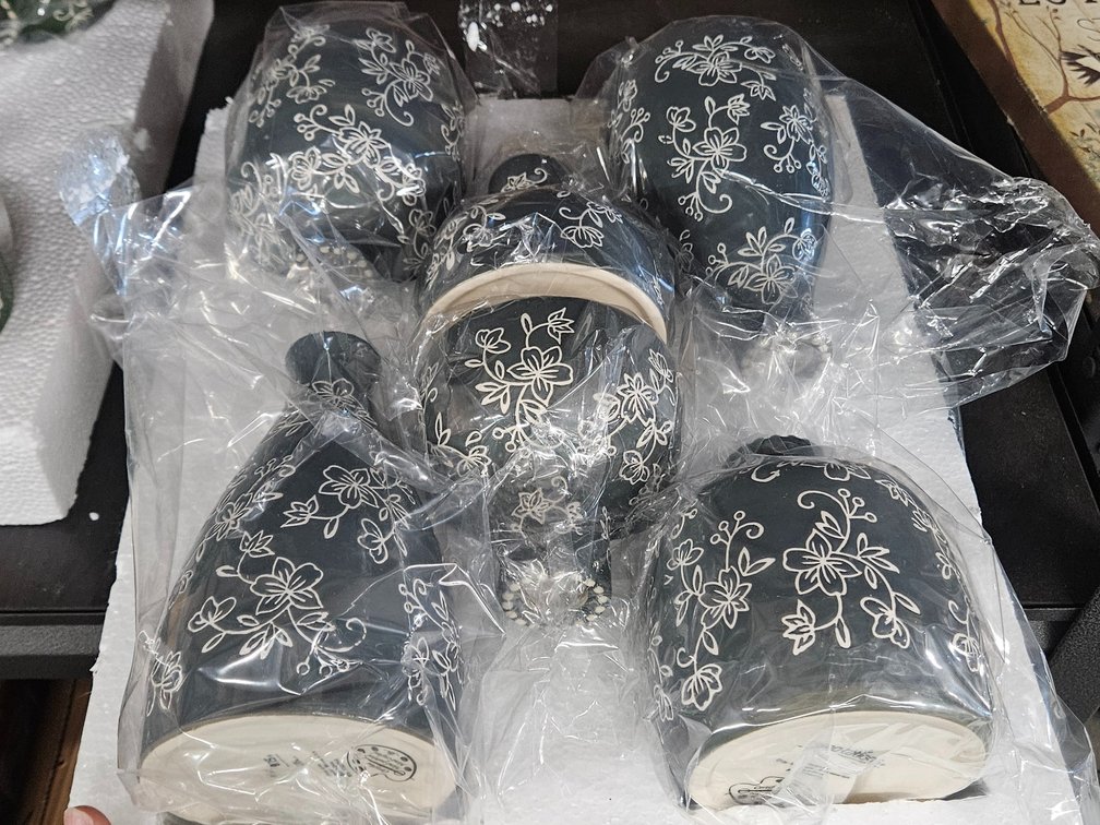 Temp-tations Floral Lace Ceramic Vases