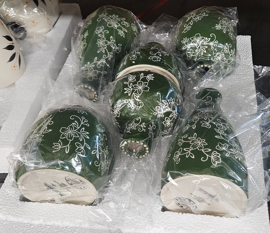 Green temp-tations by Tara Floral Lace Ceramic Vases