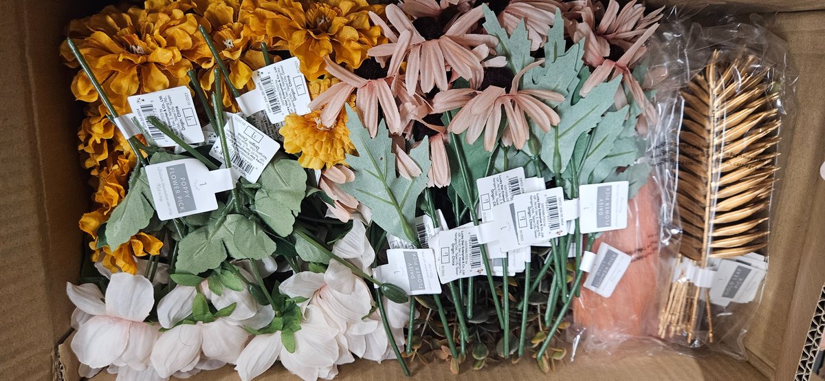 Bullseye's Playground Artificial Floral and Foliage Picks