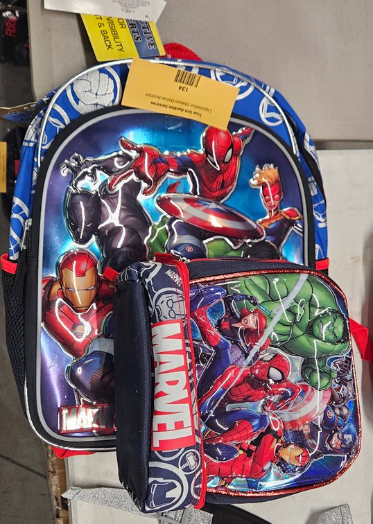 Marvel Avengers Backpack and Lunch Bag Set