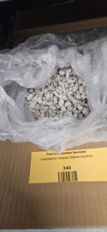 Bulk Porous Mineral Stones and Pumice Gravel
