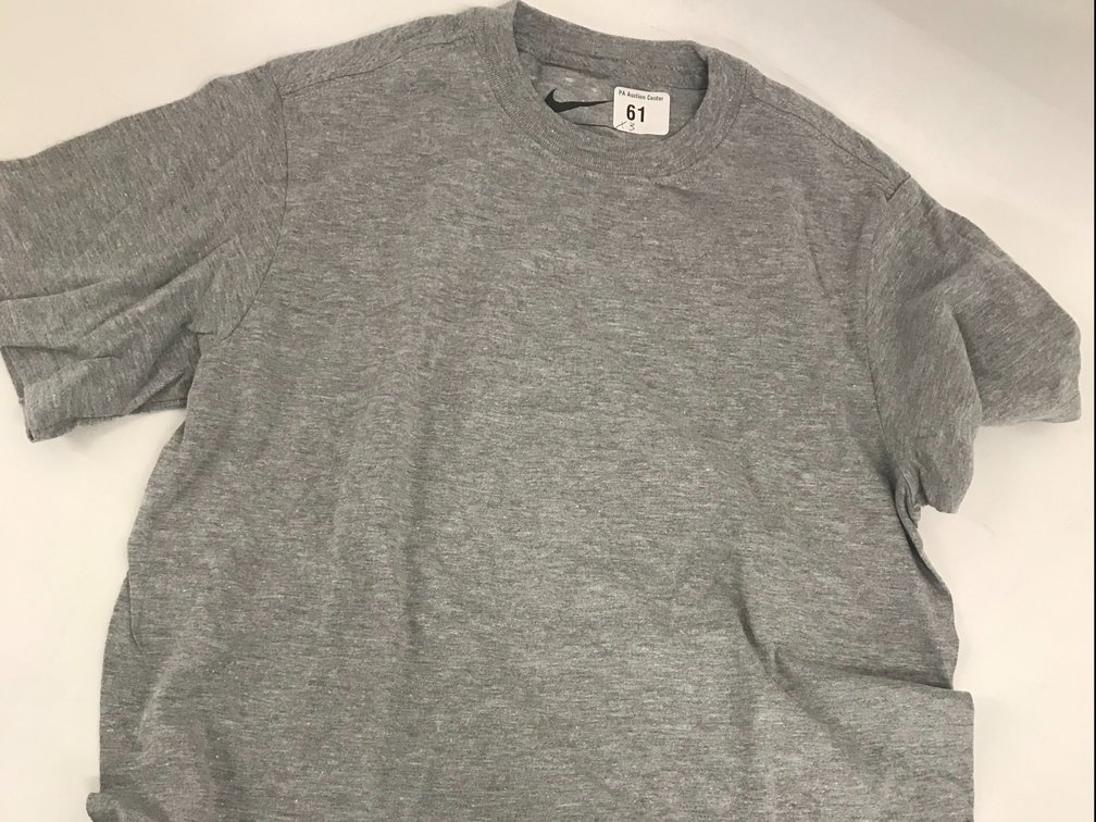 (3x) New Yth. Med. Grey Nike T-Shirt