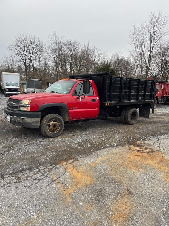 2003 Chevy 3500 Silverado 10' Dump Truck
