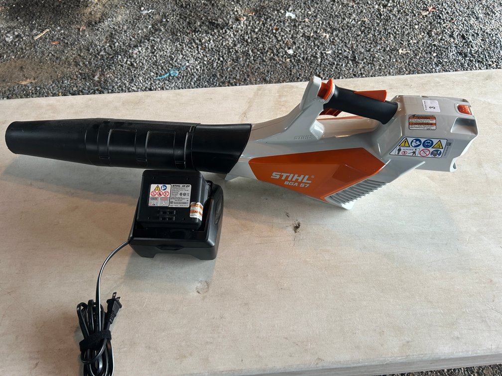 Stihl BGA 57 Blower W/Battery & Charger