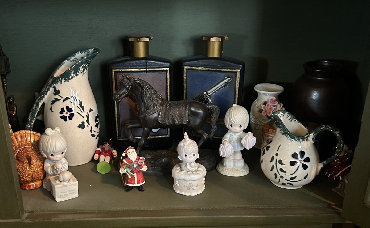 Preciouse Moments ,pottery , Figurines