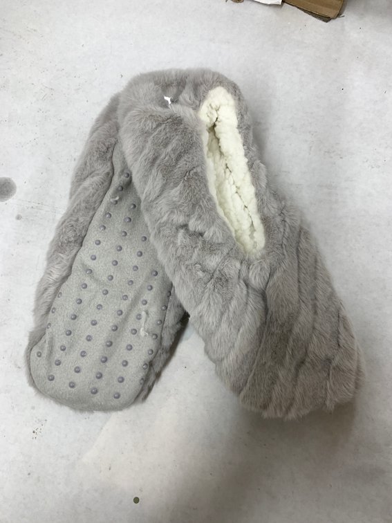 (72x Bid)Auden Faux Fur Slipper Socks-Small/Medium