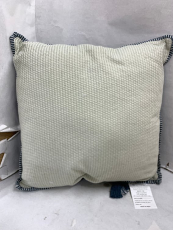 (9x Bid)Threshold 24"x24" Pillow