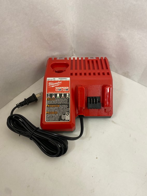Milwaukee M12/M18 Battery Charger