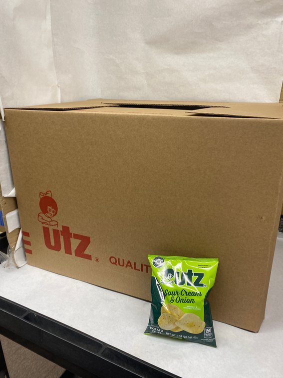 UTZ 135ct 1oz Sour Cream & Onion Chips