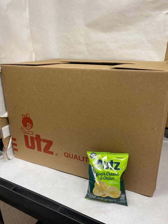UTZ 135ct 1oz Sour Cream & Onion Chips