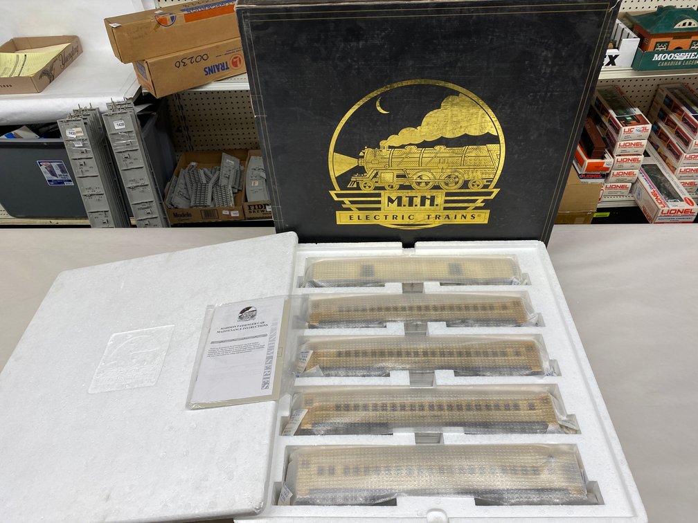 MTH Millennium NYC 5-Car Madison Pass Car Set