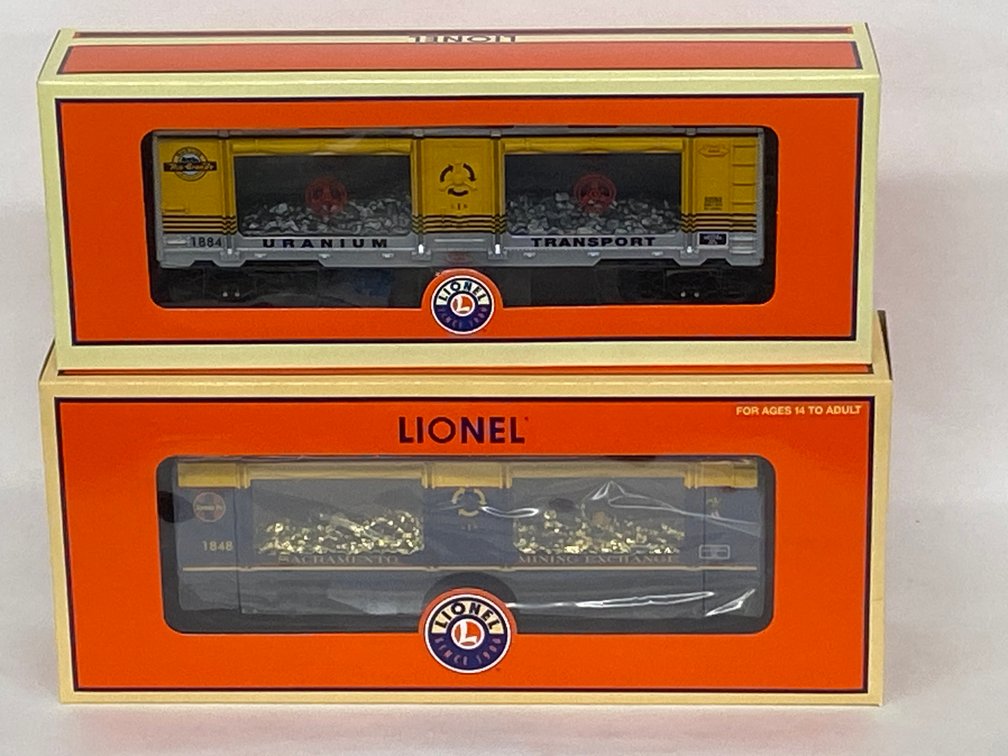 (2) O Lionel Mod Era LCCA Mint Cars, OB's