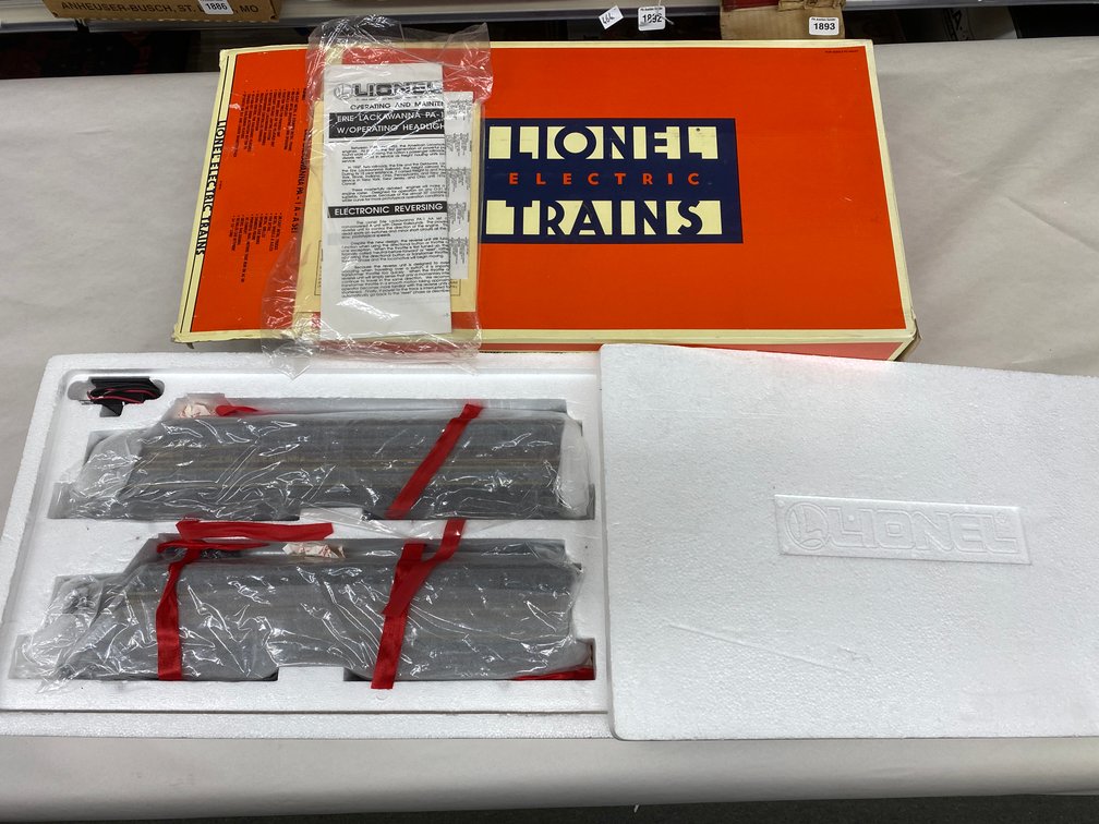 O Lionel Mod Era Erie Lackawanna PA-1 AA Diesels