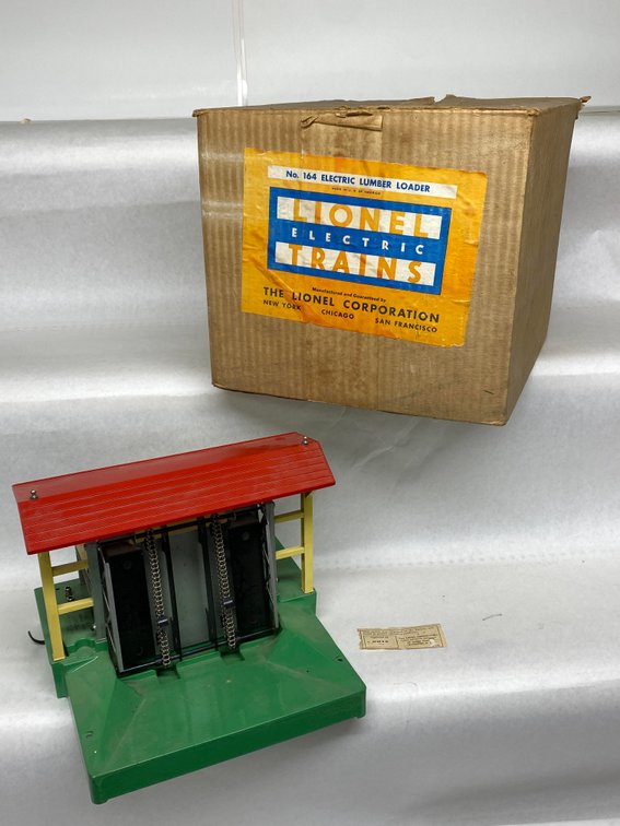 O Lionel Postwar 164 Lumber Loader, OB