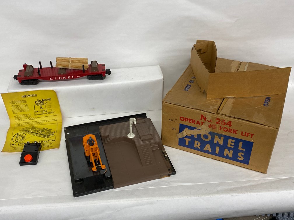 O Lionel Postwar 264 Forklift Set, Rough OB