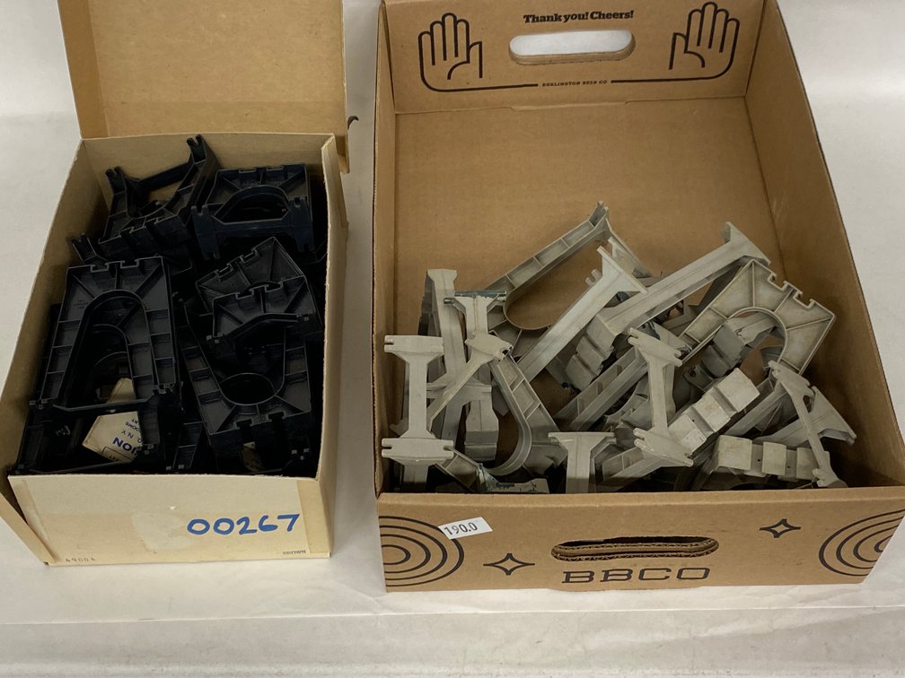 (2) O Lionel Postwar Trestle Sets