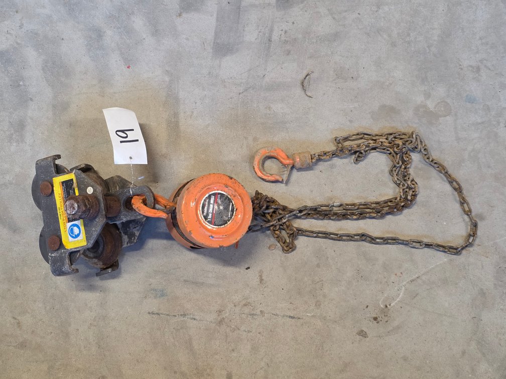 HaulMaster 1TON Chain Hoist w/ Push Trolley