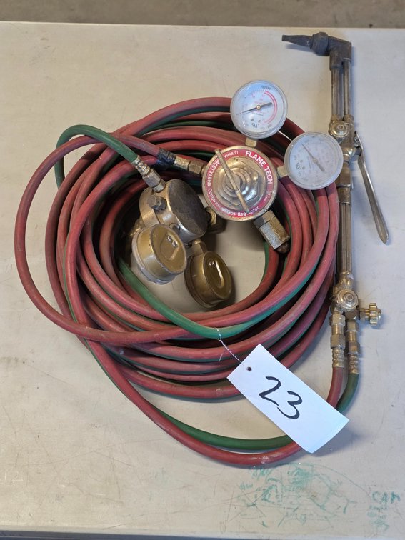 Torch Head w/ Oxygen & Acetylene Gauges & Lines